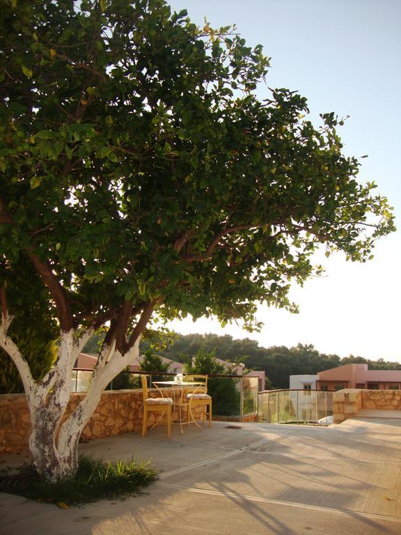 Loutra Resort Extérieur photo
